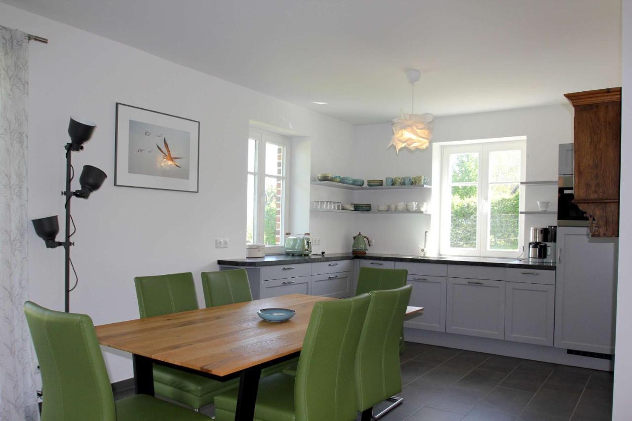 Wassernahes Ferienhaus Mit Meerblick Und Schwimmbadnutzung In Sellin - Ferienhaus Rohrweihe Gager Zewnętrze zdjęcie