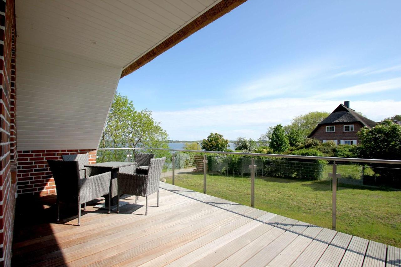 Wassernahes Ferienhaus Mit Meerblick Und Schwimmbadnutzung In Sellin - Ferienhaus Rohrweihe Gager Zewnętrze zdjęcie