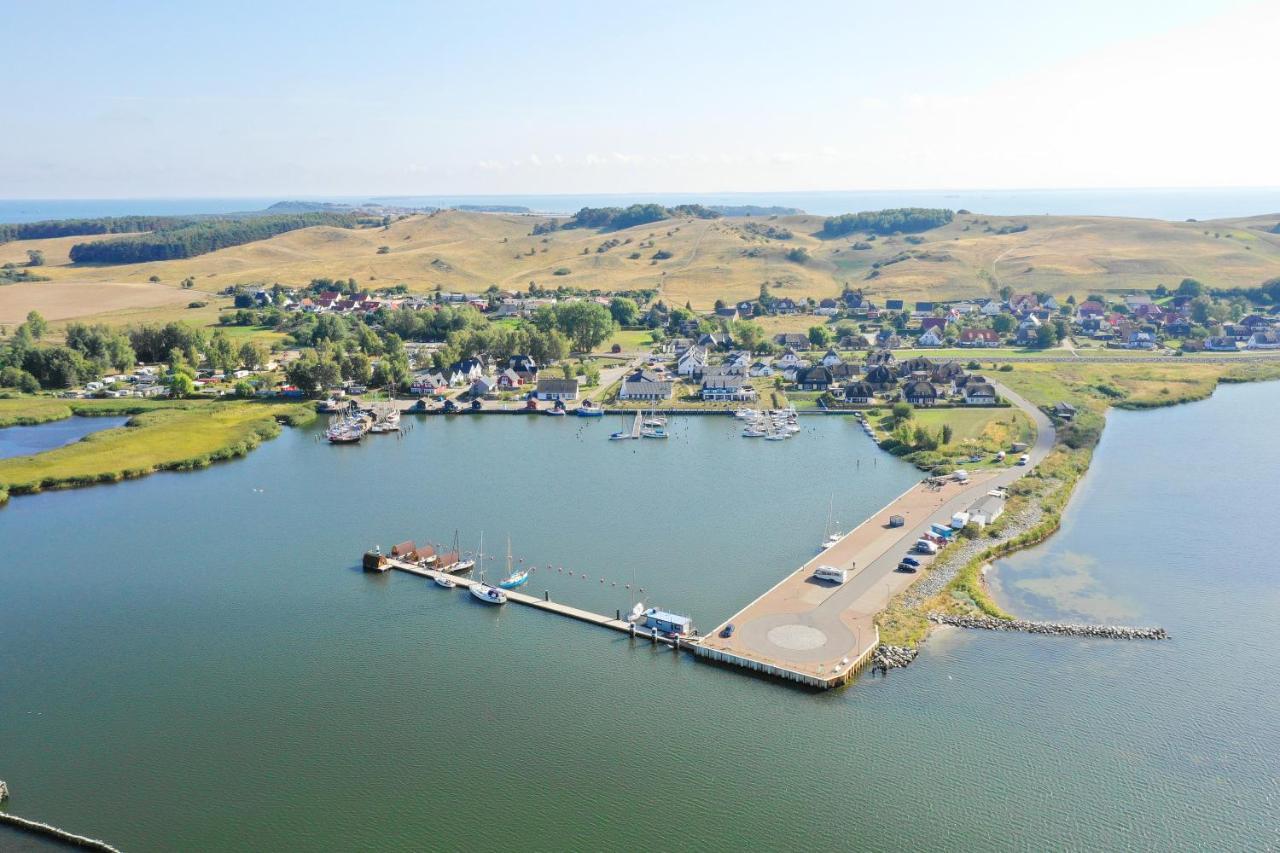 Wassernahes Ferienhaus Mit Meerblick Und Schwimmbadnutzung In Sellin - Ferienhaus Rohrweihe Gager Zewnętrze zdjęcie